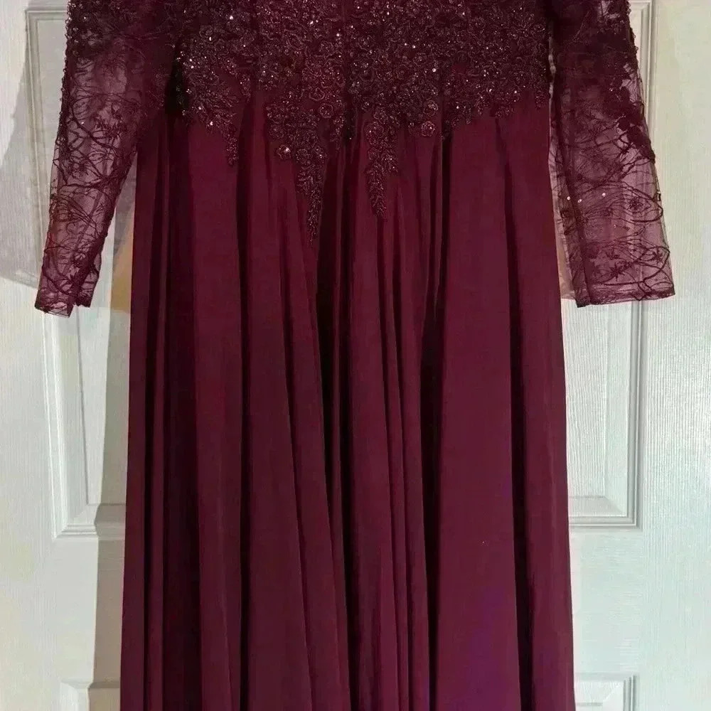 Mac Duggal Embellished Floral Lace V-Neck Illusion Long Sleeve Gown Size 14 - Picture 8 of 8